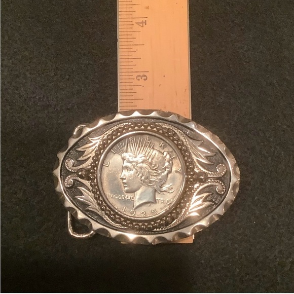 1925 Peace Dollar on white metal belt buckle bezel mount - Picture 2 of 10